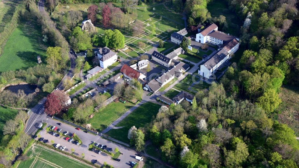 Luftaufnahme Königswinter - Kloster Heisterbach mit Klosterruine in Königswinter im Bundesland Nordrhein-Westfalen, Deutschland