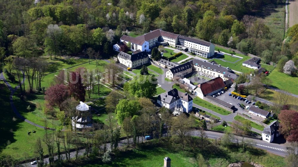 Königswinter aus der Vogelperspektive: Kloster Heisterbach mit Klosterruine in Königswinter im Bundesland Nordrhein-Westfalen, Deutschland