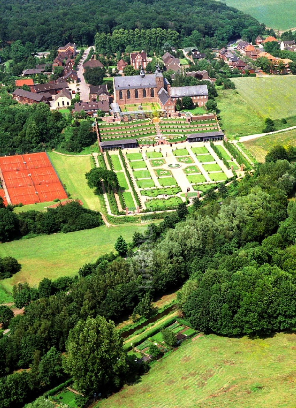 Kamp-Lintfort aus der Vogelperspektive: Kloster Kamp in Kamp-Lintfort im Bundesland Nordrhein-Westfalen