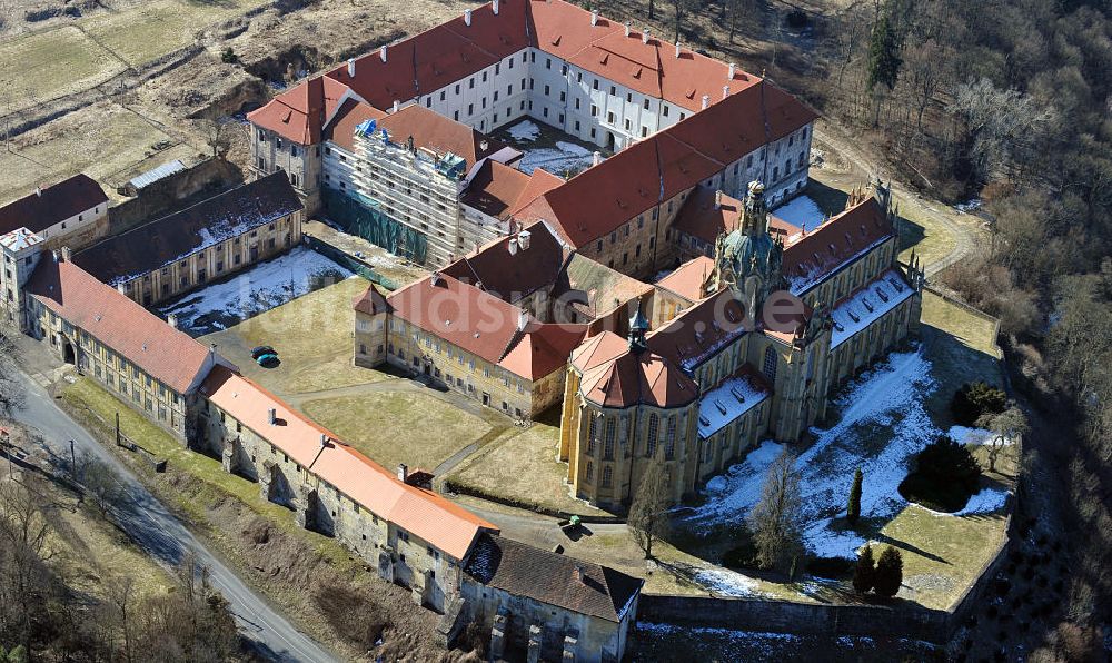 Luftaufnahme Kladruby / Kladrau - Kloster und Klosterkirche Mariä Himmelfahrt in Kladruby / Kladrau