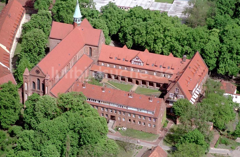 Lehnin/Brandenburg von oben - Kloster Lehnin mit dem Erweiterungsbauten und Gästehaus