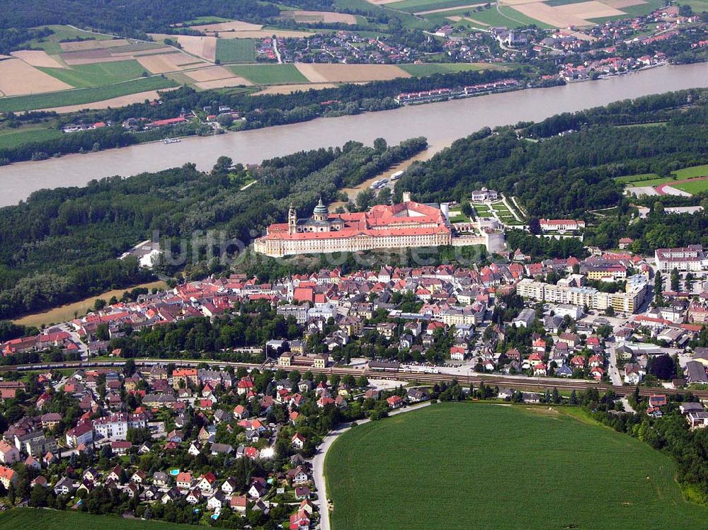 Melk (Österreich) von oben - Kloster von Melk - Österreich