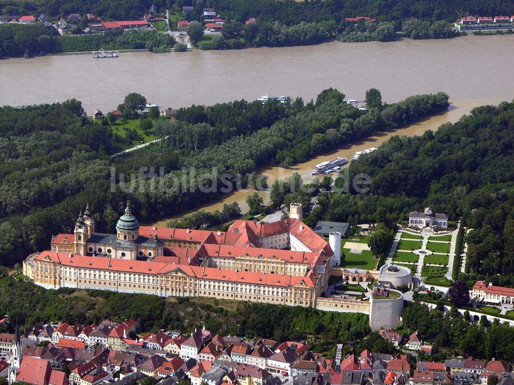 Luftbild Melk (Österreich) - Kloster von Melk - Österreich