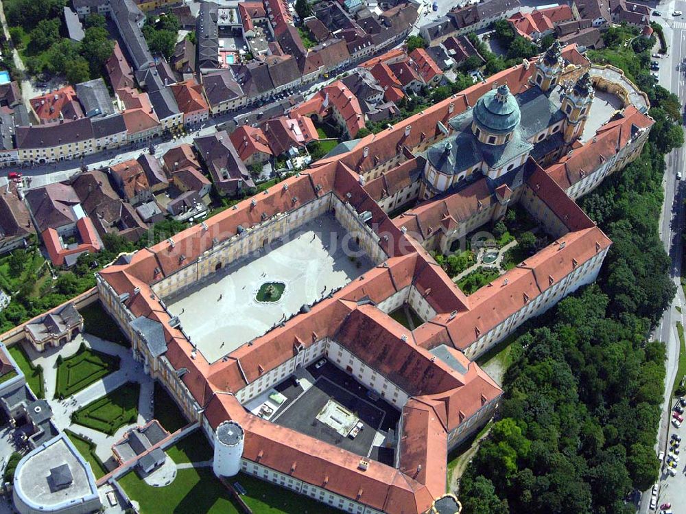 Luftbild Melk (Österreich) - Kloster von Melk - Österreich