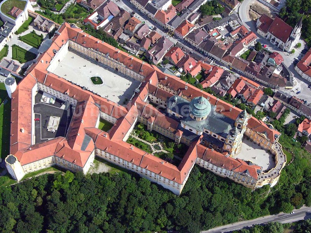 Melk (Österreich) von oben - Kloster von Melk - Österreich