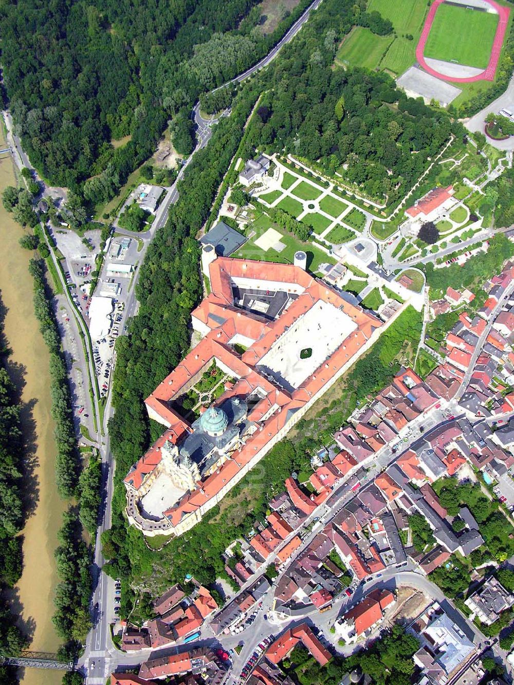 Luftbild Melk (Österreich) - Kloster von Melk - Österreich