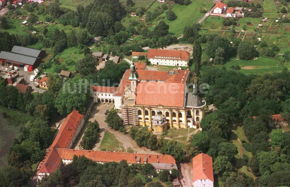 Neuzelle bei Eisenhüttenstadt von oben - Kloster Neuzelle bei Eisenhüttenstadt/Brandenburg.