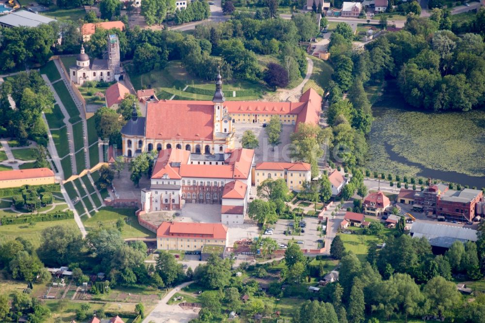 Neuzelle von oben - KLoster Neuzelle in Neuzelle im Bundesland Brandenburg