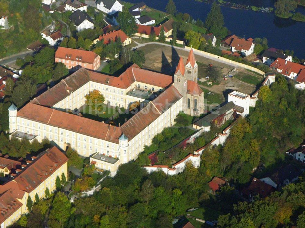 Reichenbach aus der Vogelperspektive: Kloster Reichenbach am Regen