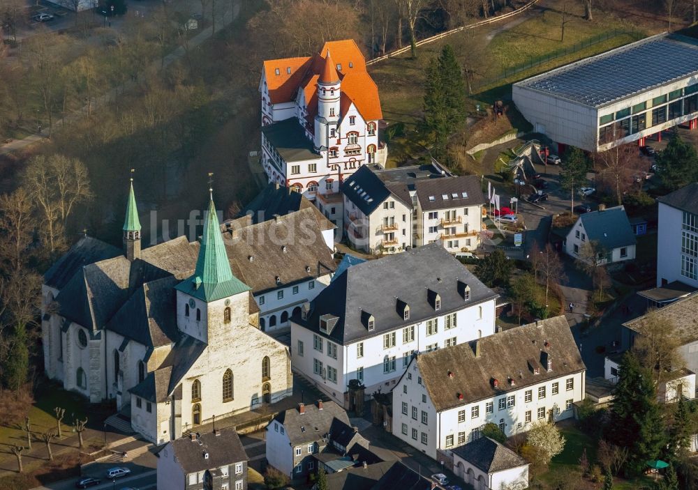 Luftaufnahme Arnsberg - Kloster Wedinghausen und der Senioren-Wohnpark Arnsberg im Bundesland Nordrhein-Westfalen