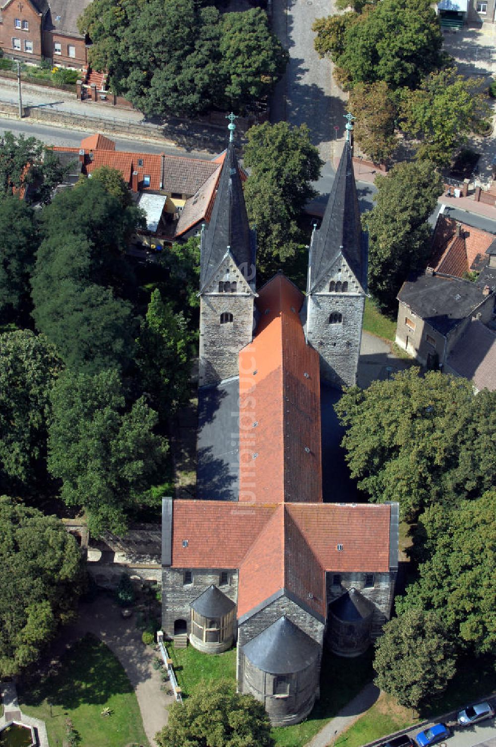 Luftbild Hecklingen - Klosterkirche St. Georg & Pancratius in Hecklingen