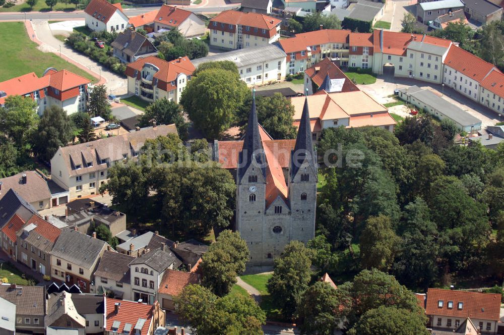 Luftaufnahme Hecklingen - Klosterkirche St. Georg & Pancratius in Hecklingen