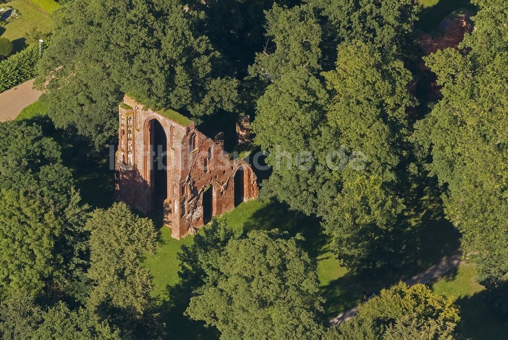 Greifswald OT Wieck von oben - Klosterruine Eldena in Wieck, einem Ortsteil von Greifswald am Greifswalder Bodden im Bundesland Mecklenburg-Vorpommern