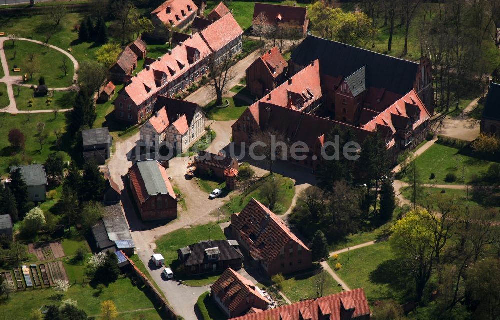 Heiligengrabe aus der Vogelperspektive: Klosterstift Heiligengrabe im Bundesland Brandenburg