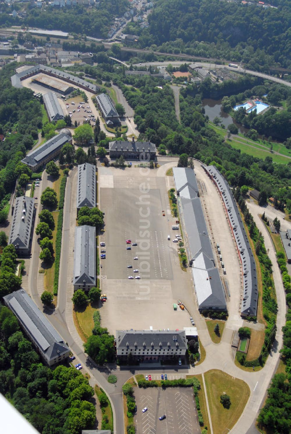 Idar-Oberstein von oben - Klotzbergkaserne in Idar-Oberstein