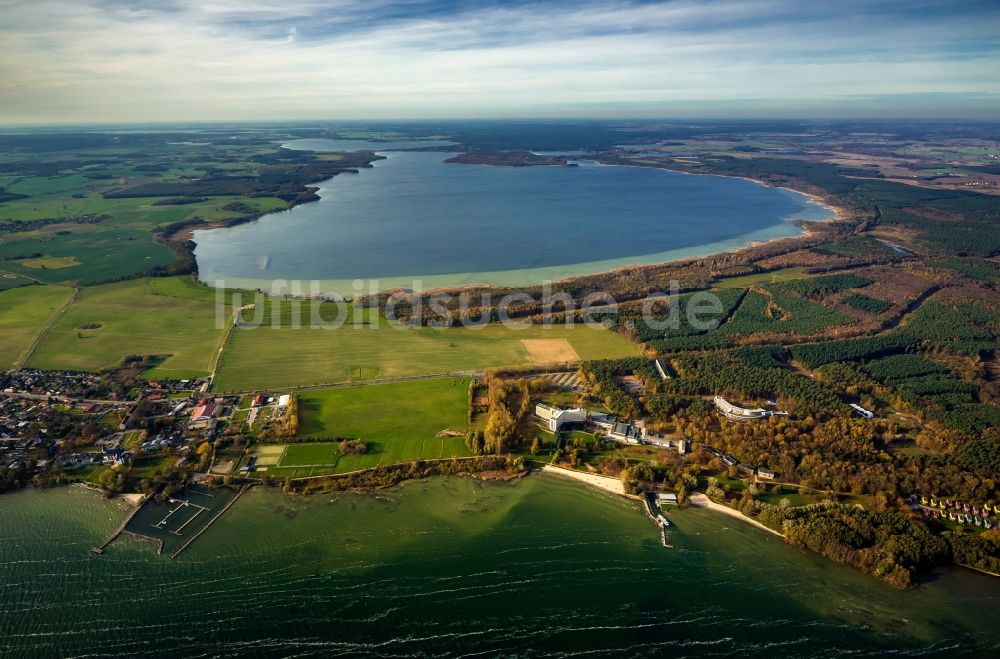 Klink aus der Vogelperspektive: Kölpinsee bei Klink im Bundesland Mecklenburg-Vorpommern