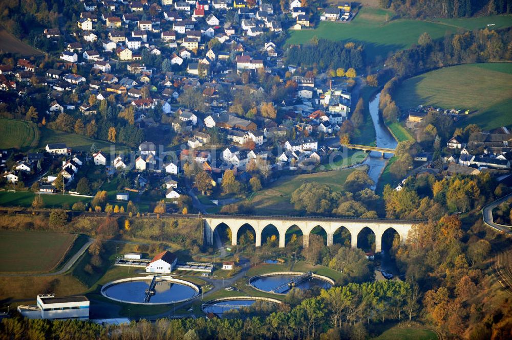 Hof von oben - Kläranlage und Viadukt in Hof-Unterkotzau in Bayern