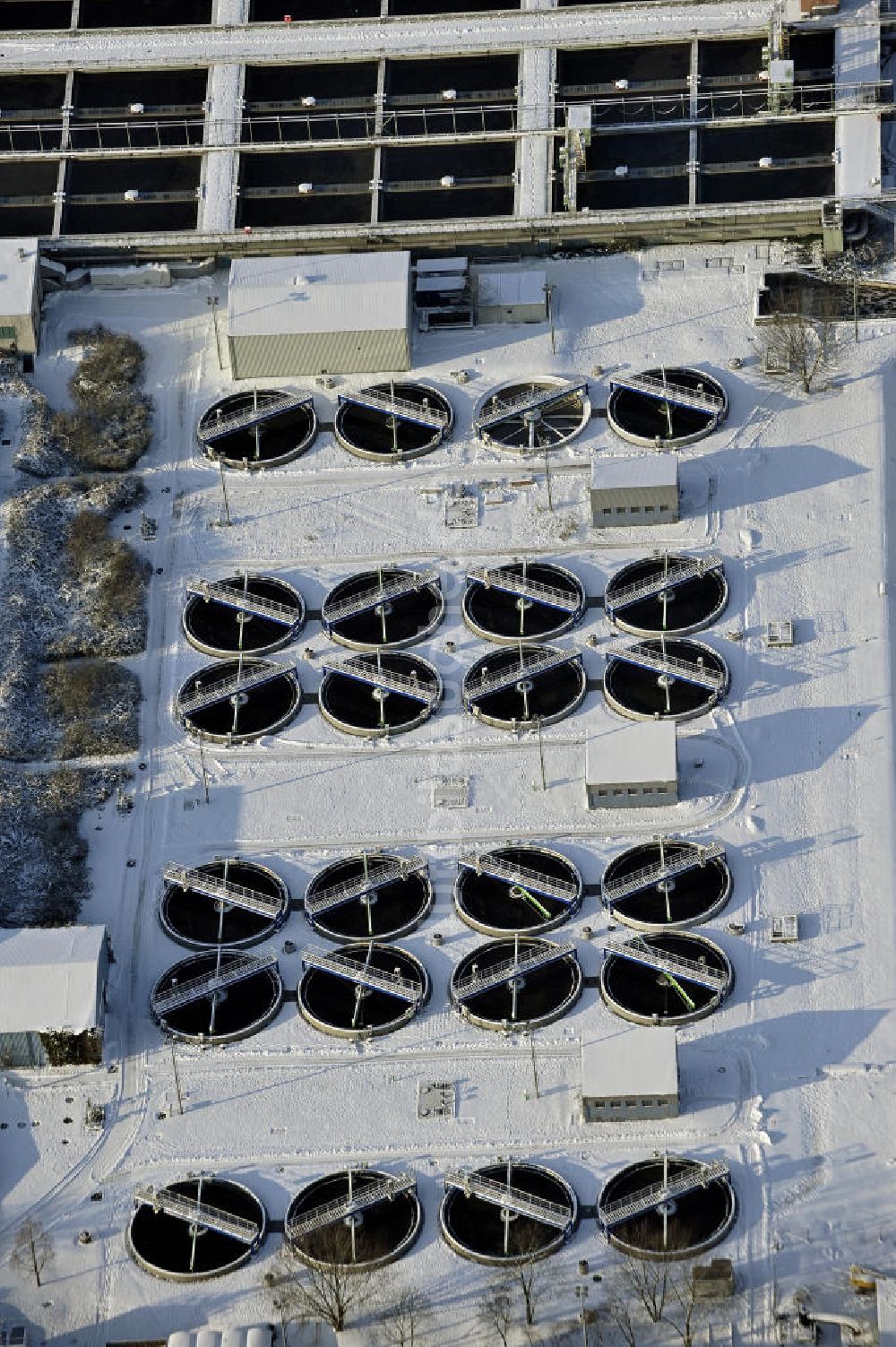 Luftbild Berlin - Klärwerk Ruhleben im Winter in Berlin