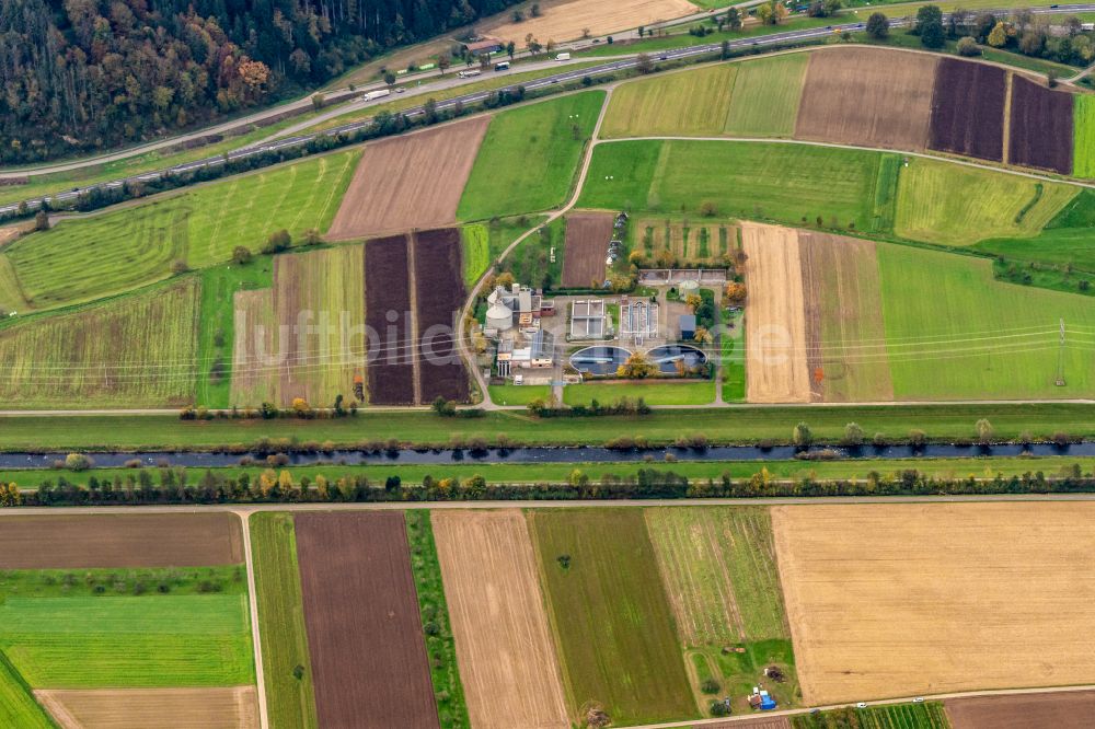 Biberach aus der Vogelperspektive: Klärwerks- Becken und Reinigungsstufen Abwasser Zweckverband Kinzig u. Harmersbachtal in Biberach im Bundesland Baden-Württemberg, Deutschland