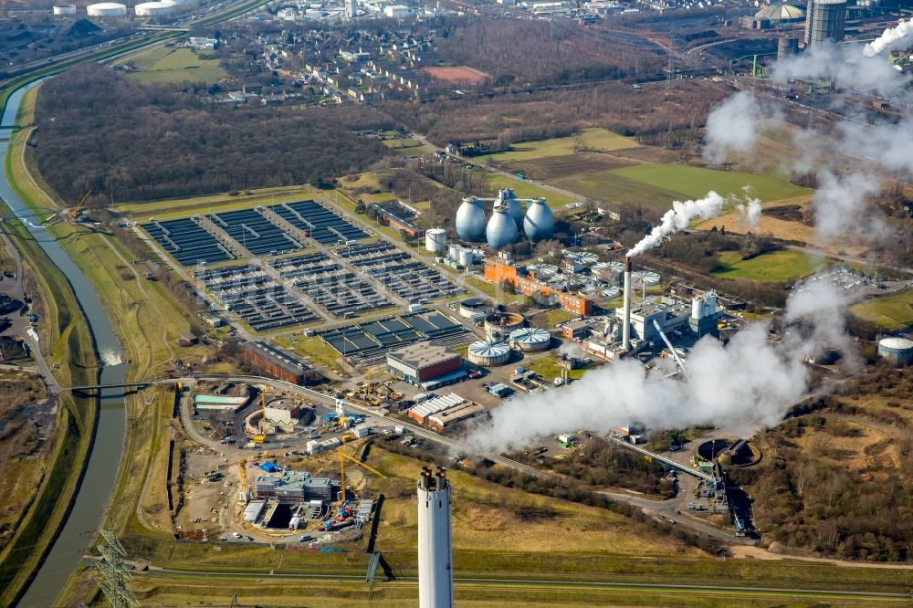 Bottrop aus der Vogelperspektive: Klärwerks- Becken und Reinigungsstufen in Bottrop im Bundesland Nordrhein-Westfalen