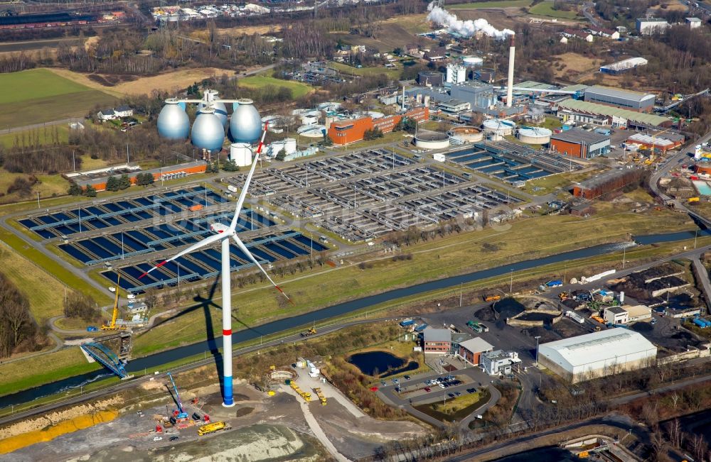 Bottrop aus der Vogelperspektive: Klärwerks- Becken und Reinigungsstufen in Bottrop im Bundesland Nordrhein-Westfalen