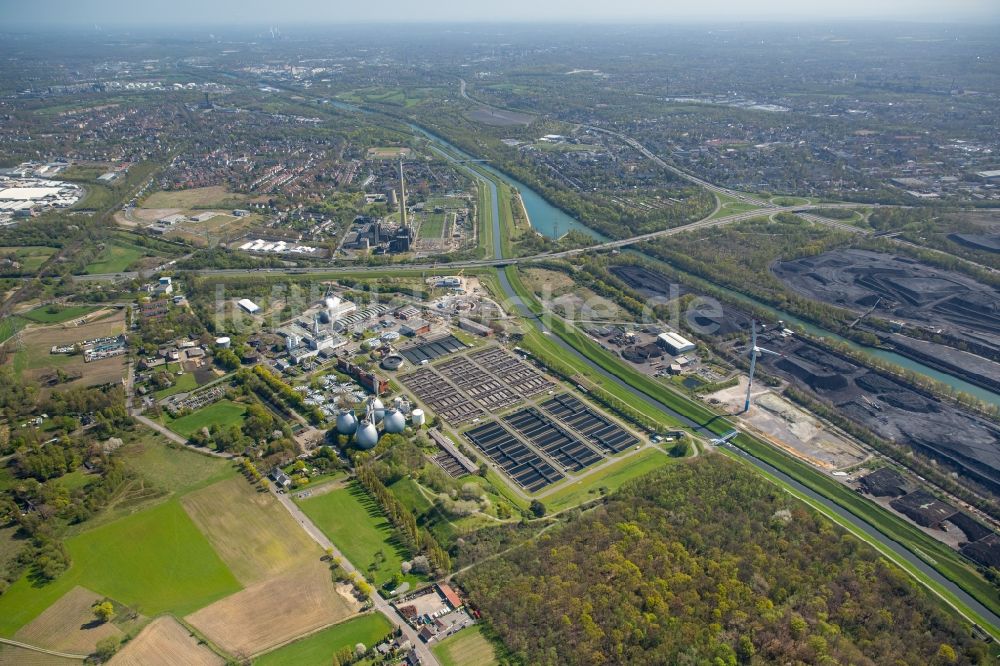 Luftaufnahme Bottrop - Klärwerks- Becken und Reinigungsstufen in Bottrop im Bundesland Nordrhein-Westfalen