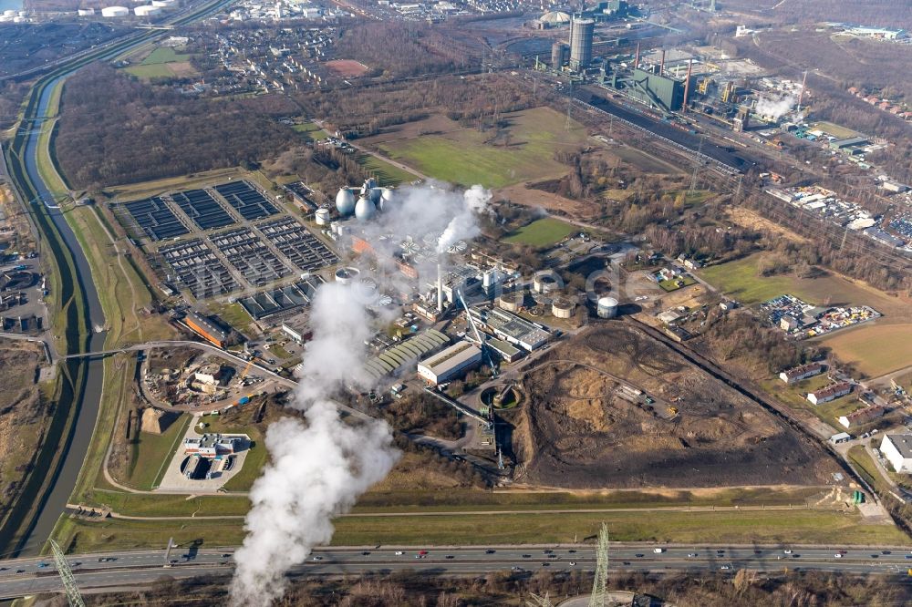 Bottrop aus der Vogelperspektive: Klärwerks- Becken und Reinigungsstufen in Bottrop im Bundesland Nordrhein-Westfalen, Deutschland