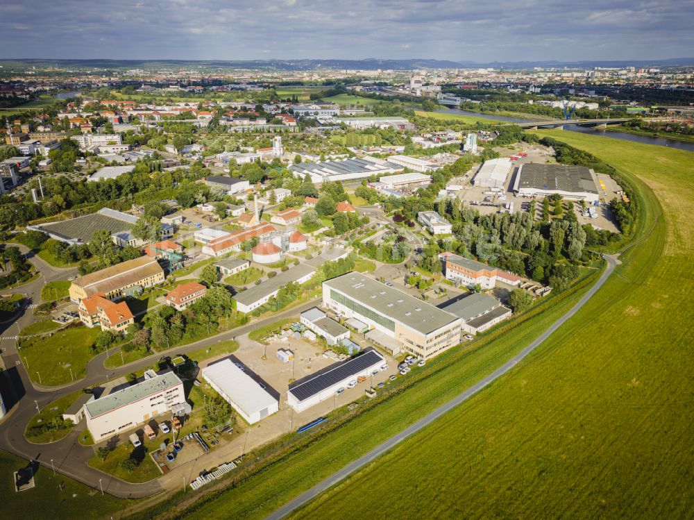 Luftaufnahme Dresden - Klärwerks- Becken und Reinigungsstufen in Dresden im Bundesland Sachsen, Deutschland