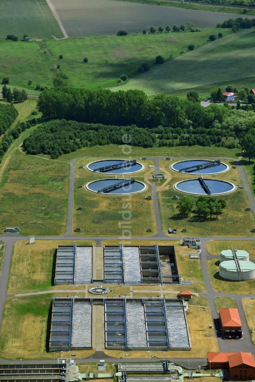 Gerwisch von oben - Klärwerks- Becken und Reinigungsstufen in Gerwisch im Bundesland Sachsen-Anhalt