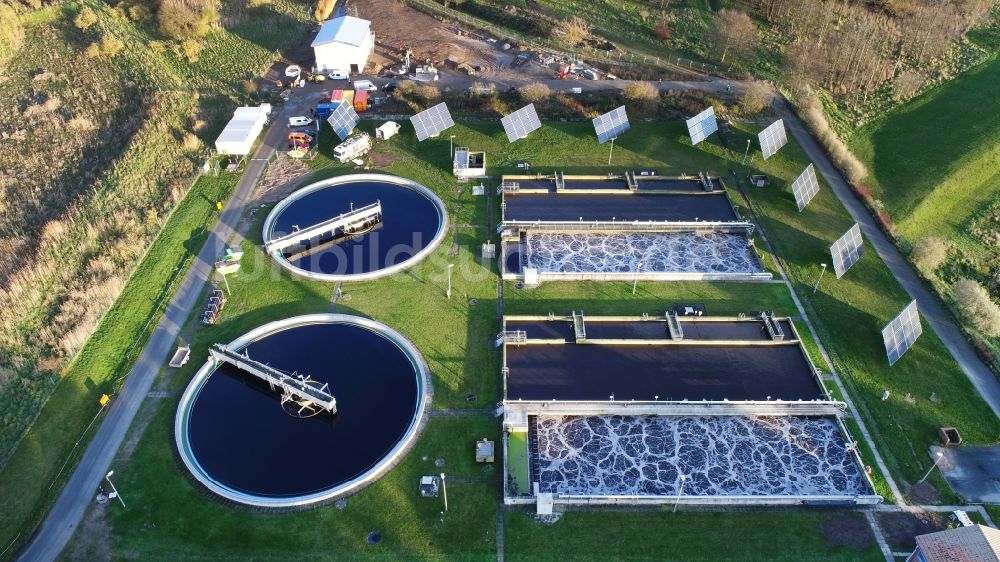 Greifswald von oben - Klärwerks- Becken und Reinigungsstufen im Ortsteil Ladebow in Greifswald im Bundesland Mecklenburg-Vorpommern, Deutschland