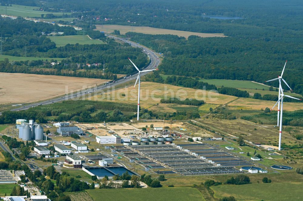 Luftbild Wandlitz - Klärwerks- Becken und Reinigungsstufen in Schönerlinde im Bundesland Brandenburg, Deutschland