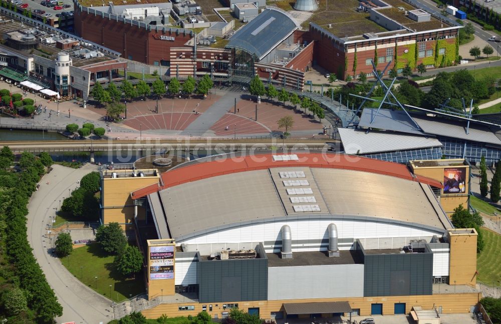 Oberhausen von oben - König - Pilsener - Arena am Centro im Stadtteil Neue Mitte in Oberhausen im Bundesland Nordrhein-Westfalen