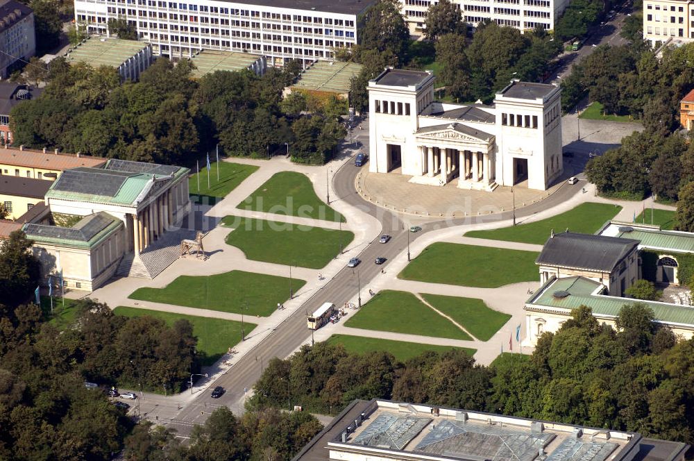 München von oben - Königsplatz mit Propyläen und Glyptothek