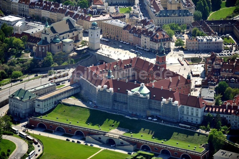 Warschau aus der Vogelperspektive: Königsschloss in der Altstadt von Warschau / Warszawa in Polen