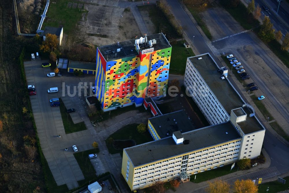 Neubrandenburg aus der Vogelperspektive: Künstlerisch gestaltetes Bürohaus in Neubrandenburg im Bundesland Mecklenburg-Vorpommern