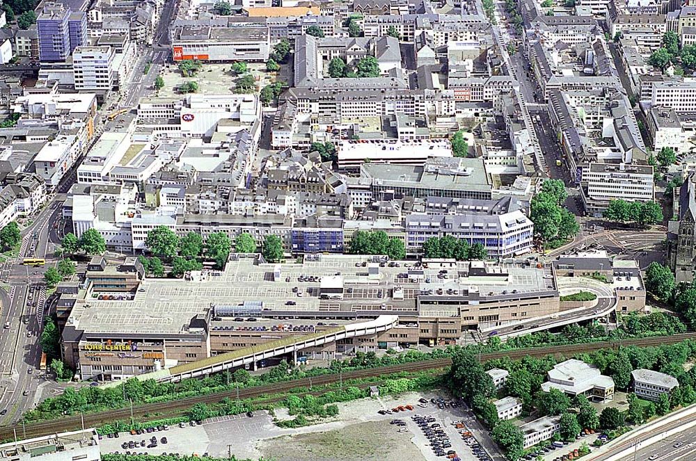 Luftaufnahme Koblenz / Rheinland Pfalz - Koblenz / Rheinland Pfalz Blick auf das Löhr-Center der ECE an der Bahnstrecke und der Hohenfelder Str