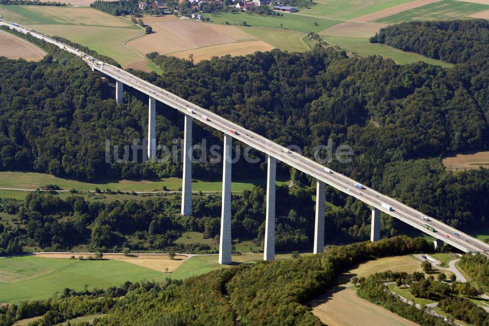 Braunsbach aus der Vogelperspektive: Kochertalbrücke bei Geislingen am Kocher