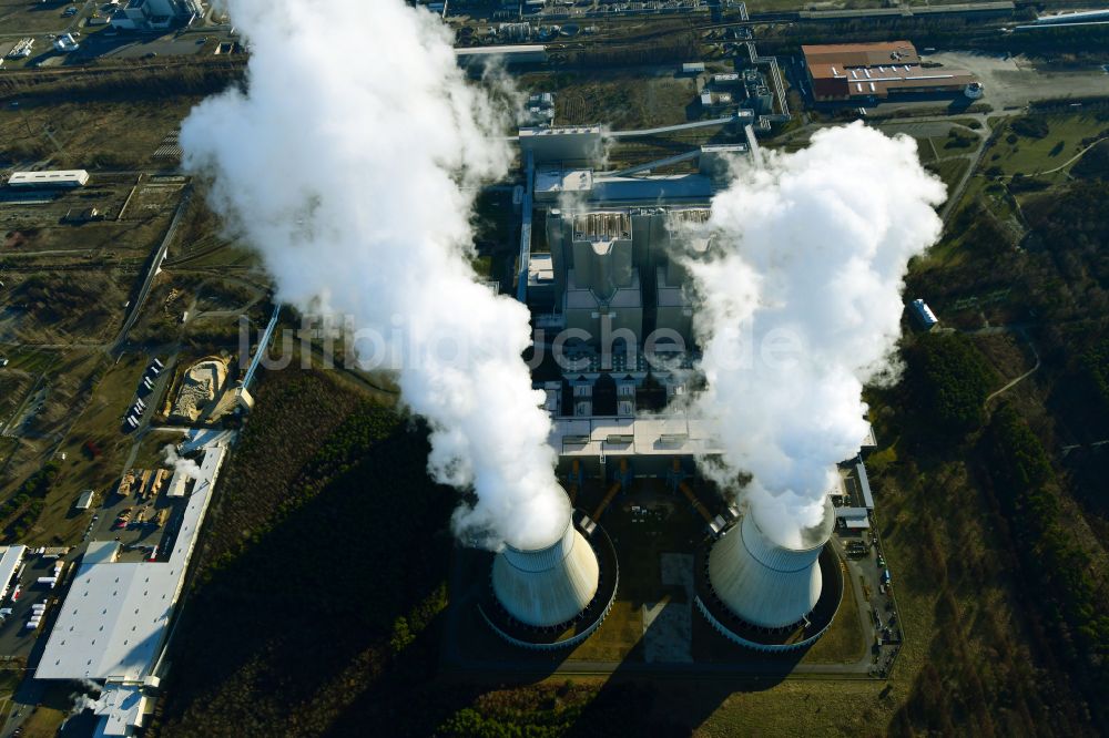 Spremberg aus der Vogelperspektive: Kohle- Kraftwerksanlagen der LEAG Lausitz Energiekraftwerke im Ortsteil Schwarze Pumpe in Spremberg im Bundesland Brandenburg, Deutschland