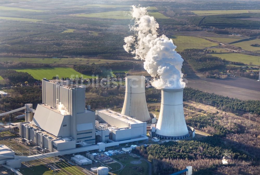 Spremberg aus der Vogelperspektive: Kohle- Kraftwerksanlagen der LEAG Lausitz Energiekraftwerke im Ortsteil Schwarze Pumpe in Spremberg im Bundesland Brandenburg, Deutschland