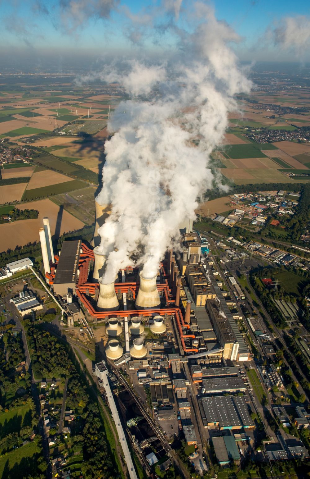 Niederaußem von oben - Kohle- Kraftwerksanlagen des RWE Power AG Kraftwerk Niederaußem in Bergheim im Bundesland Nordrhein-Westfalen, Deutschland