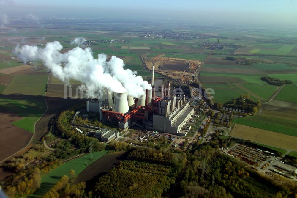 Bergheim von oben - Kohle- Kraftwerksanlagen des RWE Power AG Kraftwerk Niederaußem in Bergheim im Bundesland Nordrhein-Westfalen, Deutschland