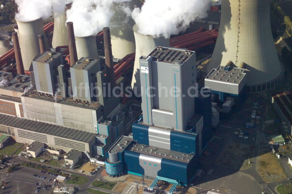 Bergheim von oben - Kohle- Kraftwerksanlagen des RWE Power AG Kraftwerk Niederaußem in Bergheim im Bundesland Nordrhein-Westfalen, Deutschland