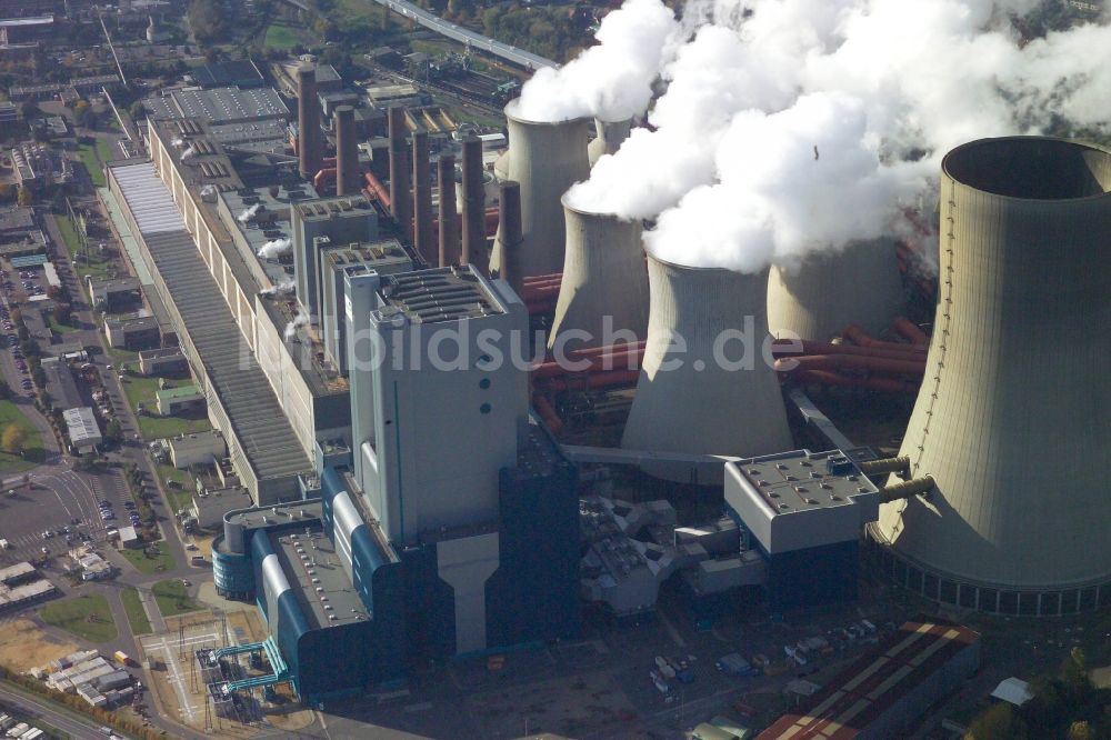 Luftaufnahme Bergheim - Kohle- Kraftwerksanlagen des RWE Power AG Kraftwerk Niederaußem in Bergheim im Bundesland Nordrhein-Westfalen, Deutschland