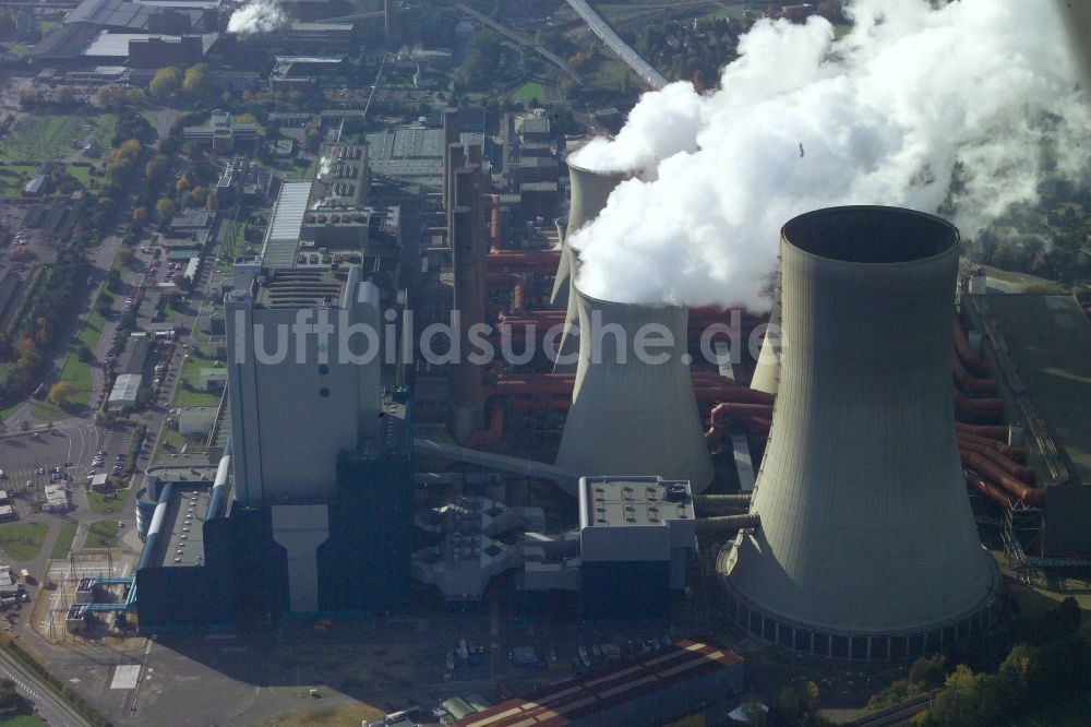 Bergheim aus der Vogelperspektive: Kohle- Kraftwerksanlagen des RWE Power AG Kraftwerk Niederaußem in Bergheim im Bundesland Nordrhein-Westfalen, Deutschland