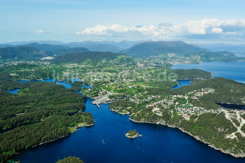 Os von oben - Kommune Os in der Provinz Hordaland in Norwegen