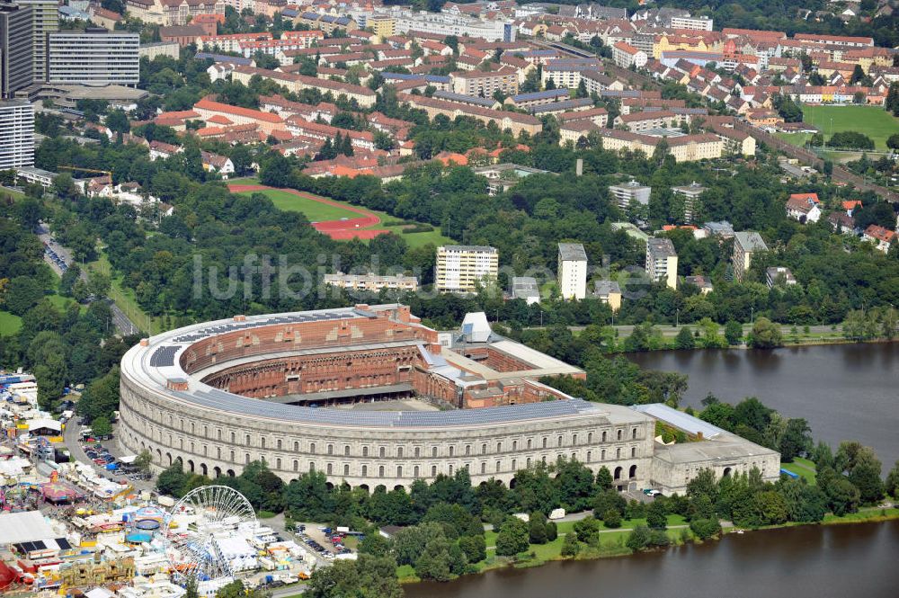 Nürnberg aus der Vogelperspektive: Kongresshalle auf dem ehemaligen Reichsparteitagsgelände