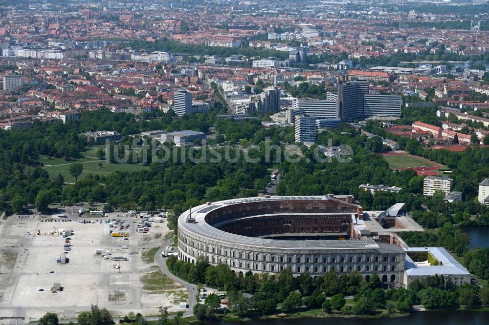 Nürnberg aus der Vogelperspektive: Kongresshalle auf dem Reichsparteitagsgelände Nürnberg im Bundesland Bayern