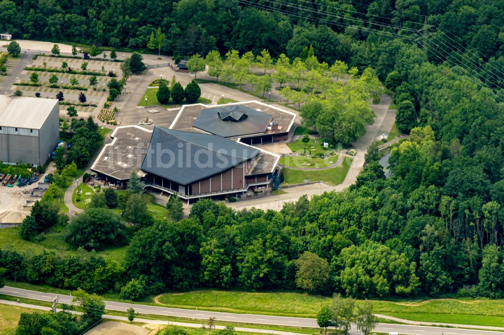 Reutlingen von oben - Kongresssaal Jehovas Zeugen Reutlingen in Reutlingen im Bundesland Baden-Württemberg, Deutschland