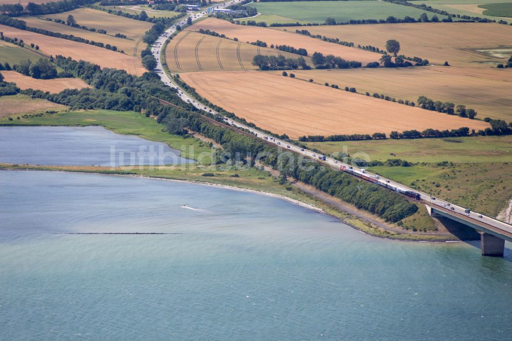 Fehmarn aus der Vogelperspektive: Konstruktion der Seebrücke über die Ostsee in Fehmarn im Bundesland Schleswig-Holstein, Deutschland