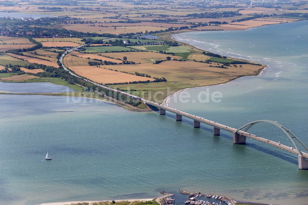 Luftaufnahme Fehmarn - Konstruktion der Seebrücke über die Ostsee in Fehmarn im Bundesland Schleswig-Holstein, Deutschland